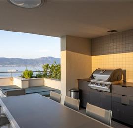 4 Bedroom Luxury Villa with Heated Pool and boat mooring, Ciovo near Trogir – Sleeps 8